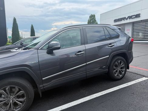 Used 2024 Toyota RAV4 Limited w/ Advanced Technology Package AWD/4WD image 4