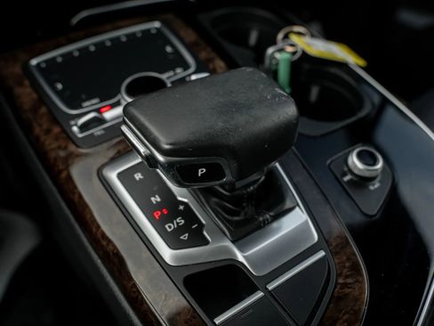 Used 2018 Audi Q7 3.0T Premium Plus w/ Premium Plus Package image 37