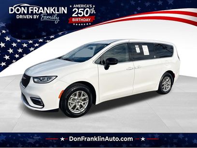 Used 2024 Chrysler Pacifica Touring-L