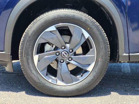 Certified 2025 Nissan Rogue SV FWD image 7