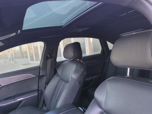 Used 2024 Audi A8 L 3.0T w/ Comfort Plus Package image 23