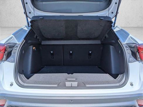 Used 2025 Chevrolet Trax RS w/ Driver Confidence Package image 7