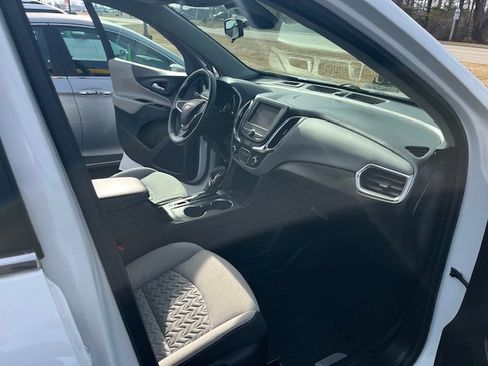 Used 2022 Chevrolet Equinox LT image 9