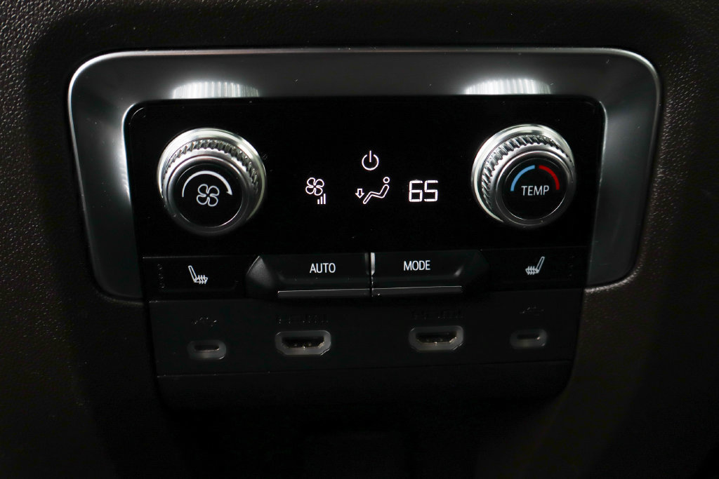 Used 2021 GMC Yukon XL SLT w/ SLT Premium Package AWD/4WD image 49