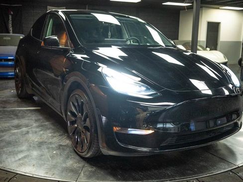 Used 2021 Tesla Model Y Long Range image 5
