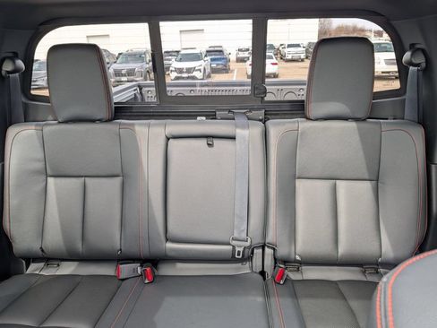 Used 2024 Nissan Titan PRO-4X w/ Pro-4x Convenience Package AWD/4WD image 13
