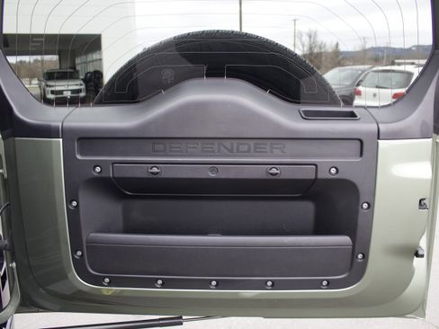 Used 2022 Land Rover Defender 90 X image 29