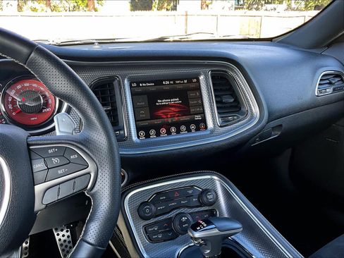 Used 2017 Dodge Challenger SRT Hellcat RWD image 9
