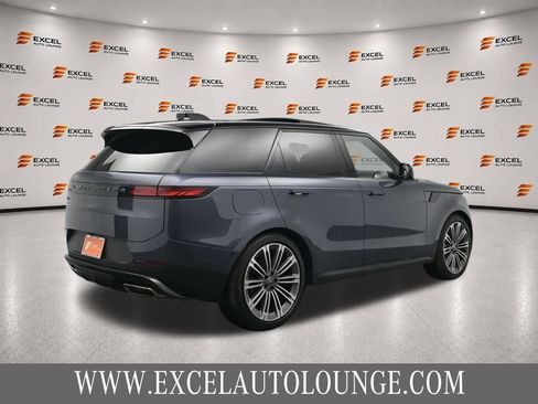 Used 2024 Land Rover Range Rover Sport SE AWD/4WD image 5