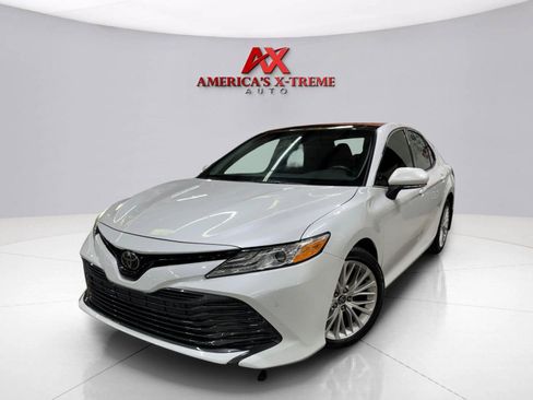 Used 2018 Toyota Camry XLE FWD image 1