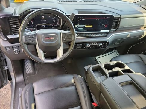 Used 2025 GMC Sierra 1500 SLT AWD/4WD image 16