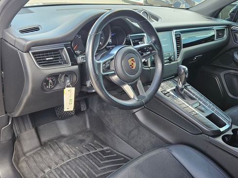 Used 2018 Porsche Macan AWD/4WD image 9