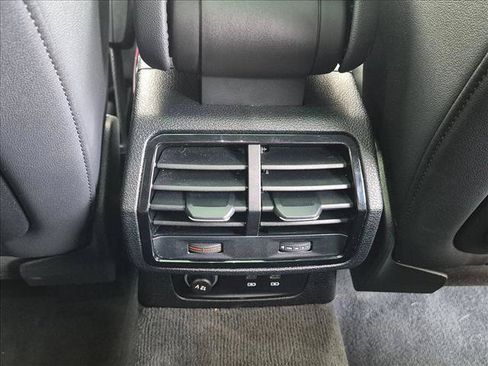Used 2022 Audi Q3 2.0T Premium AWD/4WD image 17