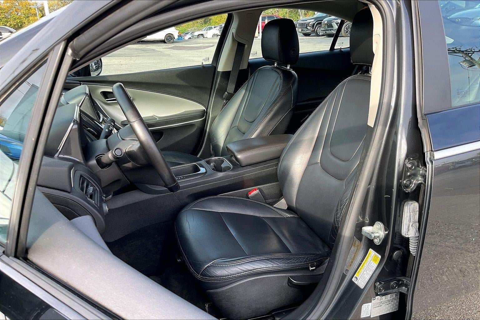 Used 2015 Chevrolet Volt FWD image 22