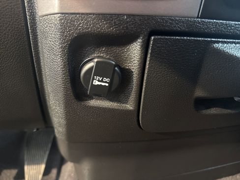 Used 2024 RAM 1500 Classic SLT image 22