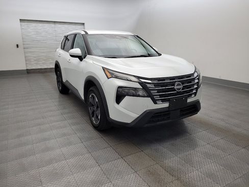 Used 2024 Nissan Rogue SV AWD/4WD image 13