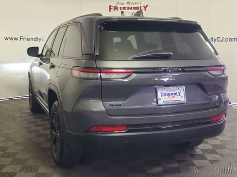 Used 2024 Jeep Grand Cherokee Altitude AWD/4WD image 4