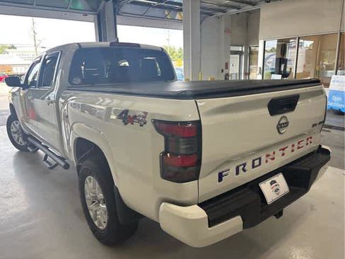 Used 2022 Nissan Frontier SV image 5