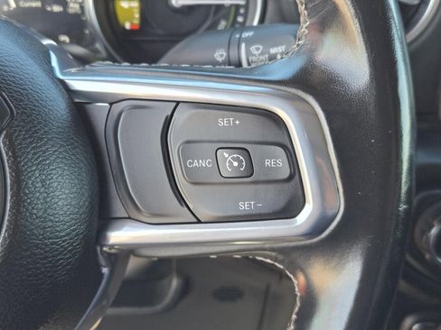 Used 2022 Jeep Wrangler Unlimited Sahara image 20