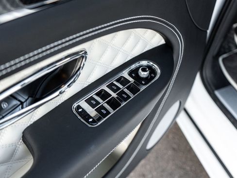 Certified 2023 Bentley Bentayga Speed image 25