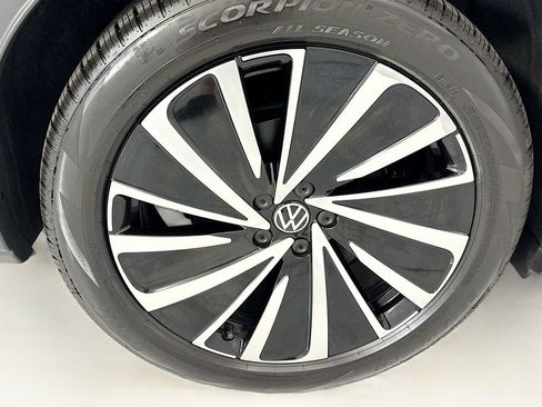Used 2024 Volkswagen ID.4 S RWD image 32