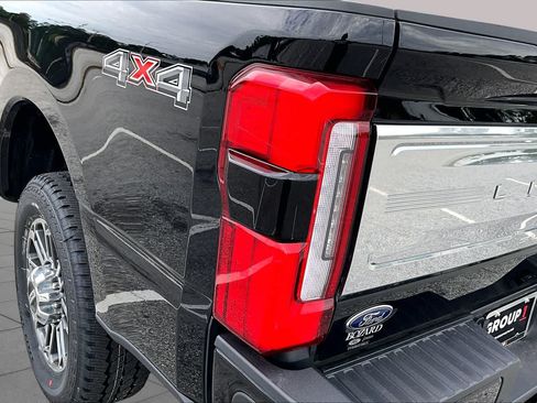 Used 2024 Ford F250 Limited AWD/4WD image 29