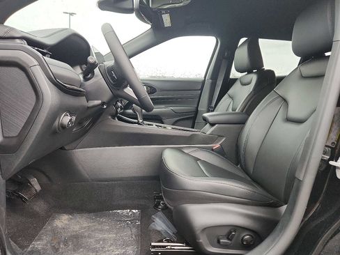 New 2026 Jeep Compass Limited image 9