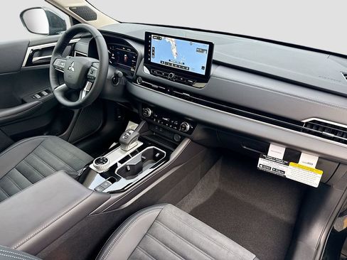 New 2026 Mitsubishi Outlander SE image 31