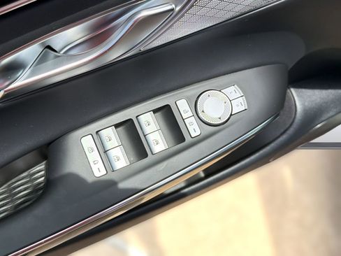 Used 2025 Genesis GV70 2.5T AWD/4WD image 10