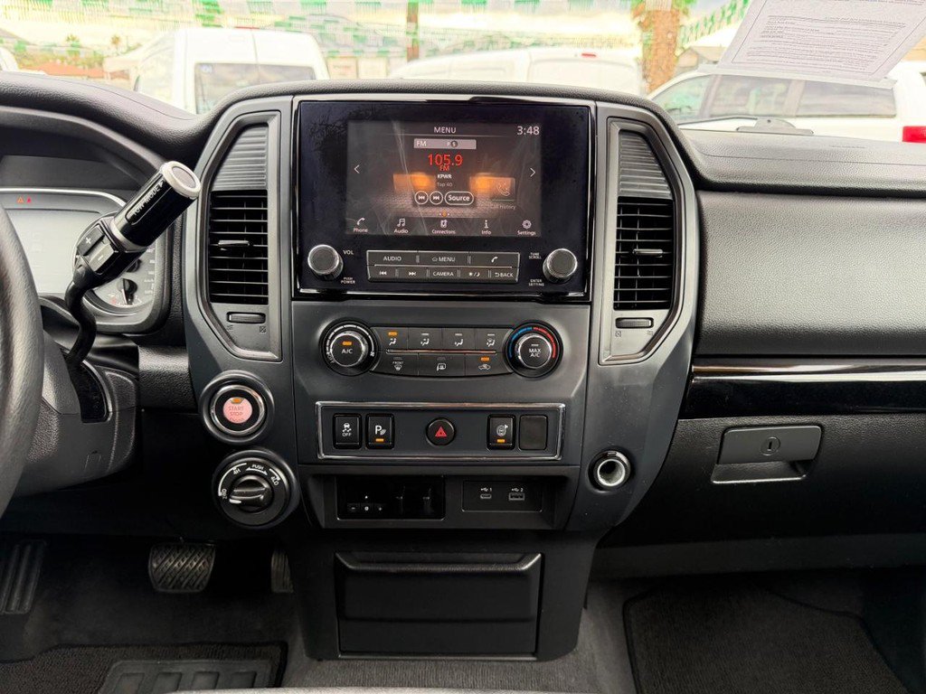 Used 2022 Nissan Titan SV AWD/4WD image 25