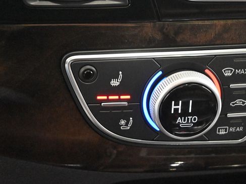 Used 2019 Audi Q7 3.0T Premium Plus w/ Premium Plus Package image 19