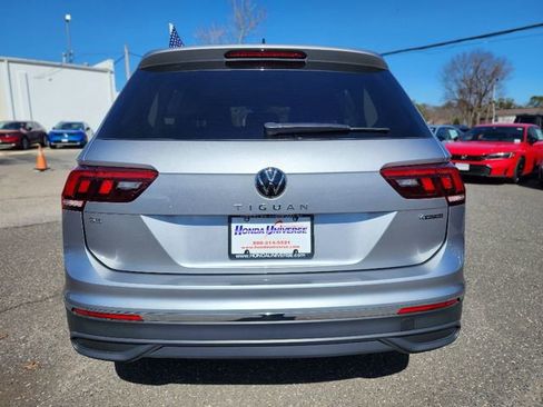 Used 2024 Volkswagen Tiguan SE image 4