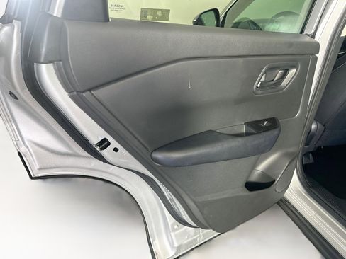 Used 2024 Nissan Rogue S FWD image 25