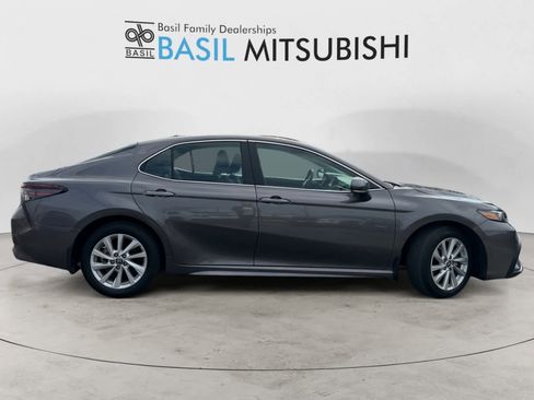 Used 2024 Toyota Camry SE image 6