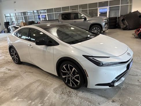 Used 2024 Toyota Prius Prime SE image 7