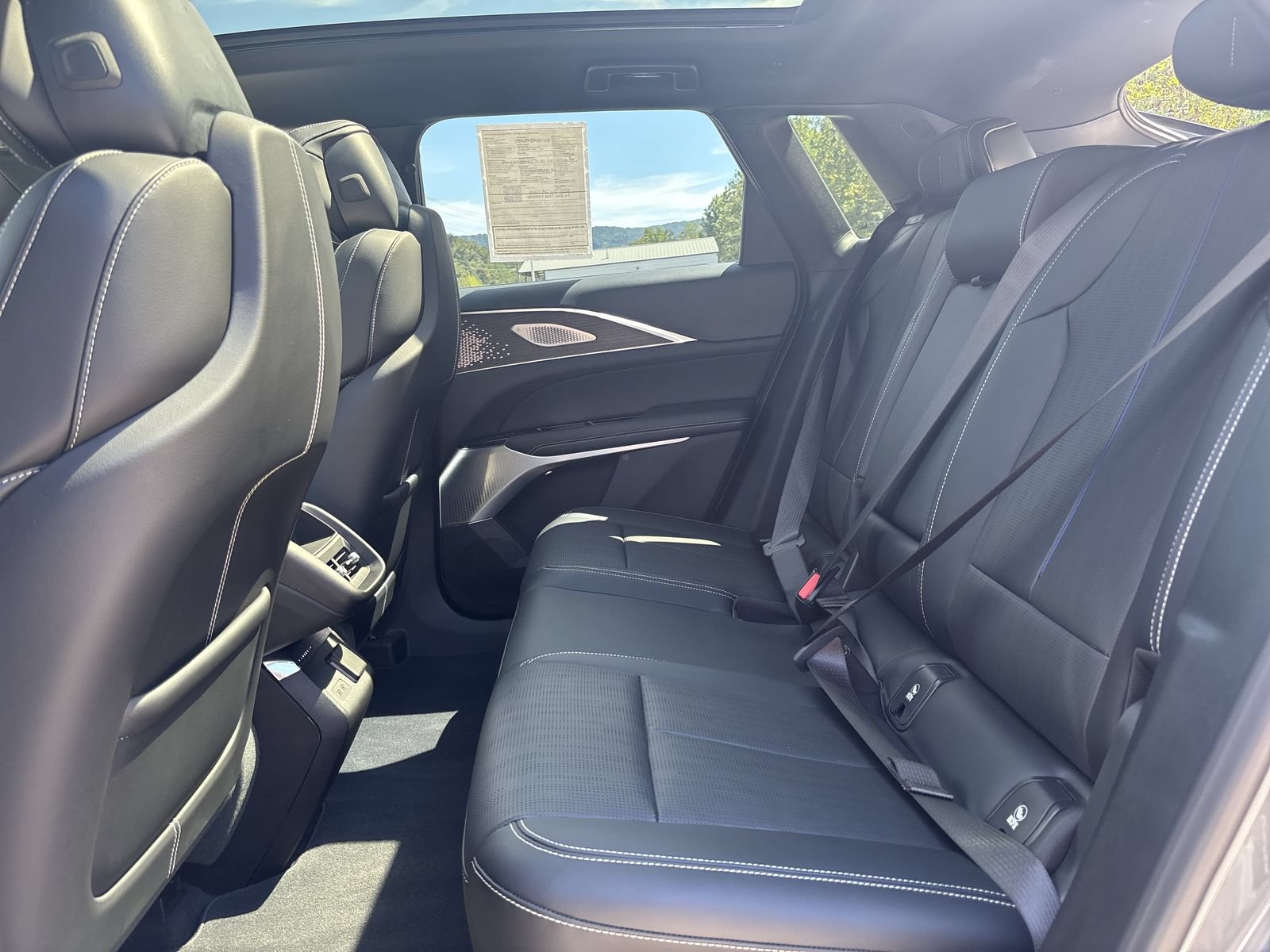 Used 2023 Cadillac Lyriq 2WD image 25