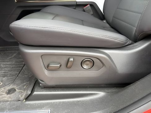 Used 2025 GMC Hummer EV 3X w/ LPO, Illumination Package AWD/4WD image 9