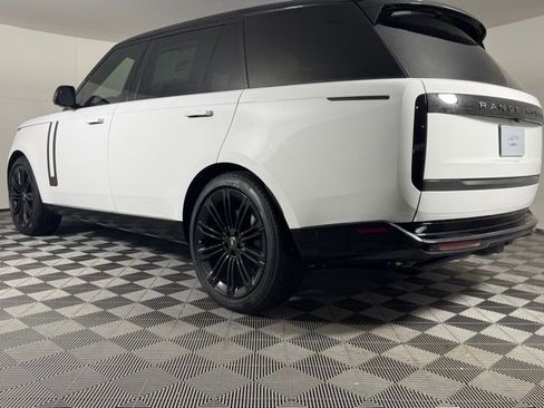 New 2025 Land Rover Range Rover Long Wheelbase SE image 4