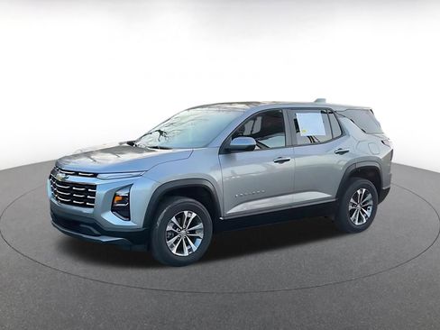 Used 2025 Chevrolet Equinox LT image 8