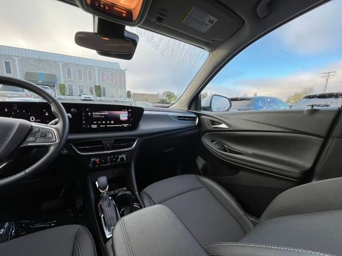 Used 2025 Buick Encore GX Preferred image 33