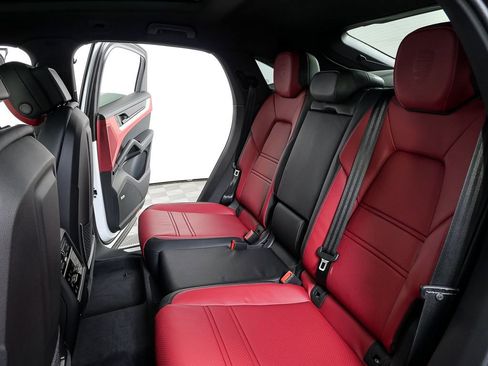 New 2026 Porsche Cayenne Coupe image 24