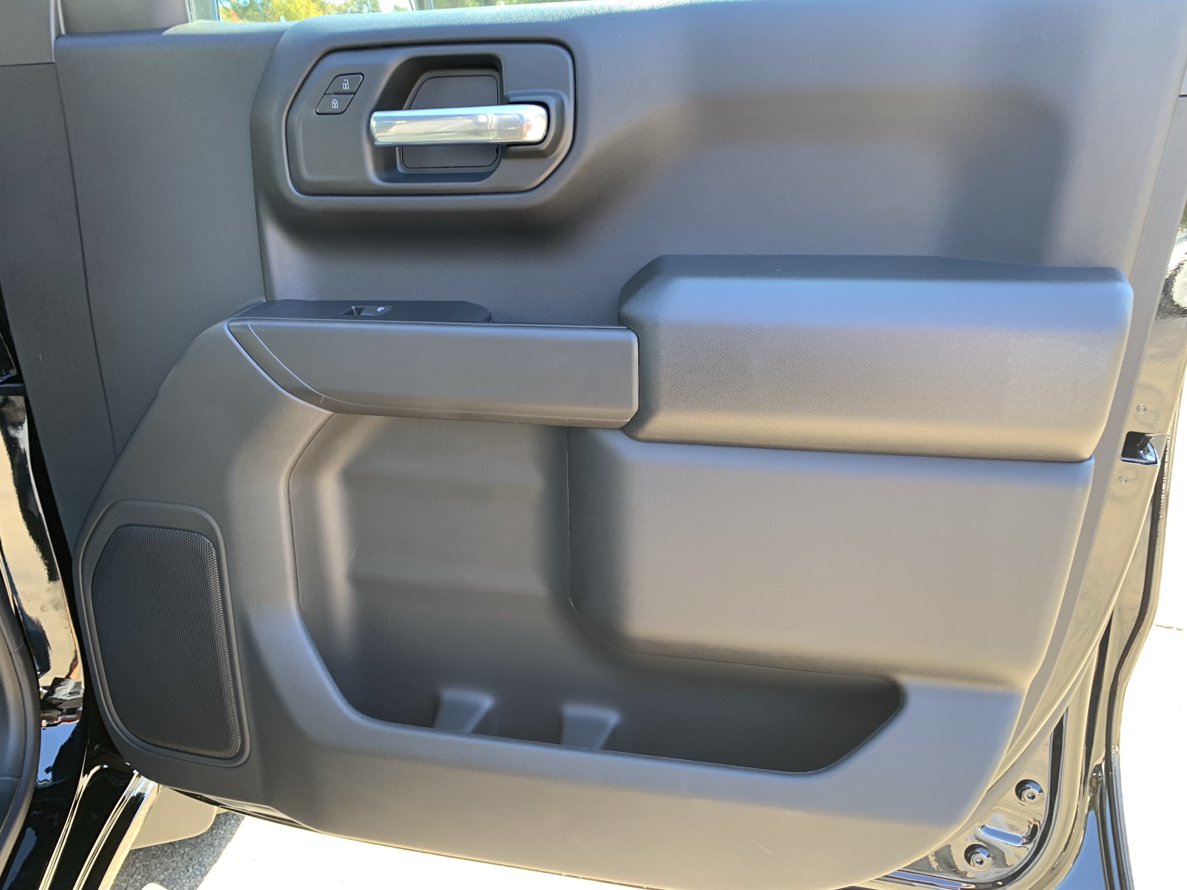 New 2026 Chevrolet Silverado 1500 Custom w/ Turbomax Blackout Package AWD/4WD image 22