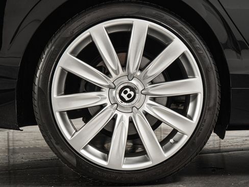 Used 2015 Bentley Flying Spur W12 image 40