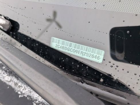 Used 2014 Dodge Grand Caravan SXT image 33