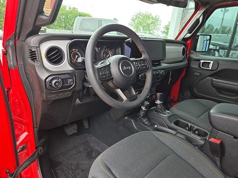 Used 2024 Jeep Wrangler Unlimited Sport AWD/4WD image 35