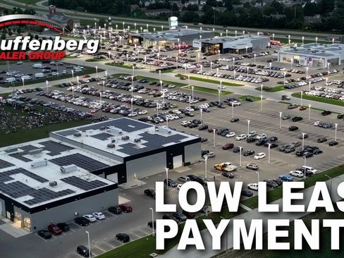 Used 2015 RAM 1500 Laramie w/ Convenience Group image 9