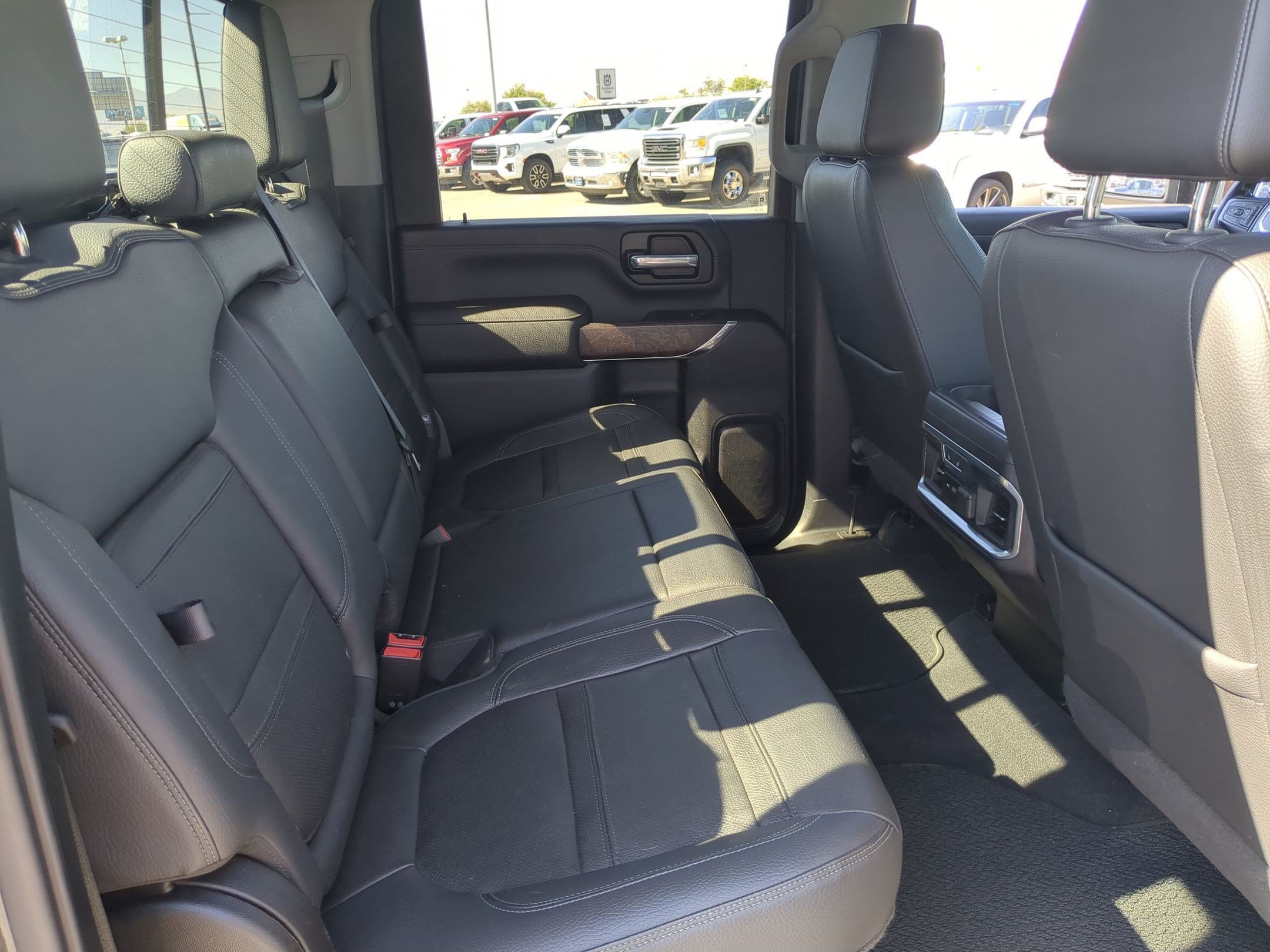 Used 2020 GMC Sierra 3500 Denali w/ Denali Ultimate Package AWD/4WD image 29