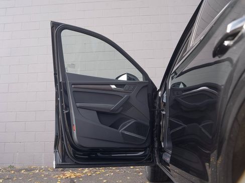 Certified 2025 Audi Q5 2.0T Premium Plus image 16