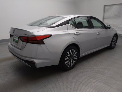 Used 2023 Nissan Altima 2.5 SV image 9