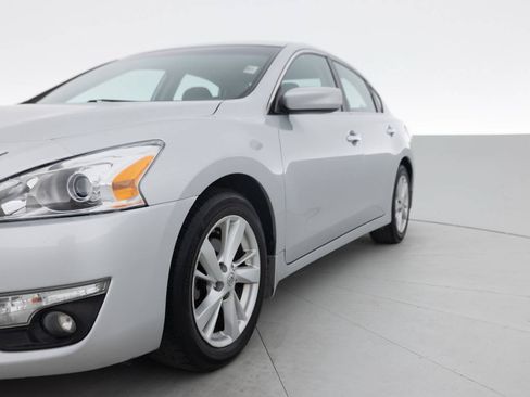 Used 2015 Nissan Altima 2.5 SV FWD image 12